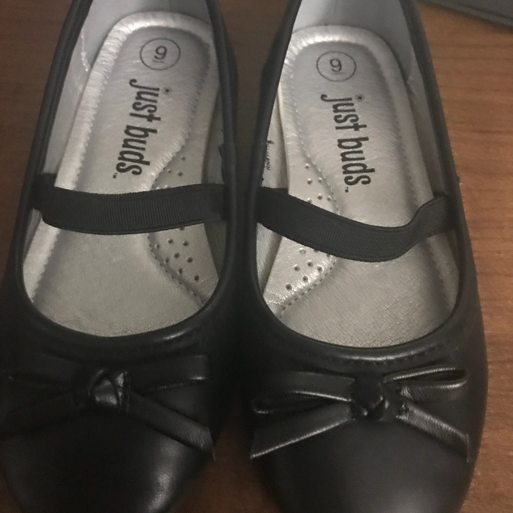 Just buds toddler shoes .